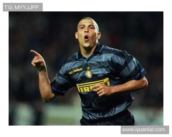 C罗与内斯塔的巅峰对决足球场上的传奇碰撞与荣耀之路